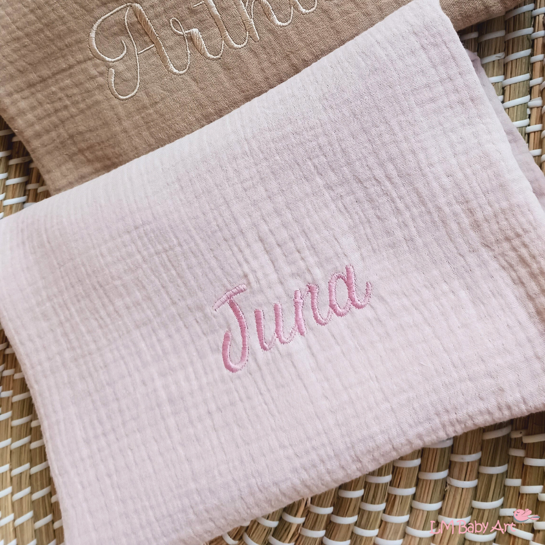 Hydrofiele swaddledoek XL - Oud roze - 120x120cm - MET NAAM - LM Baby Art